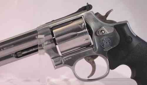 S&W Revolver 686